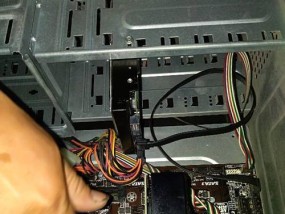 开机显示屏没反应的原因及解决方法（诊断开机显示屏问题）