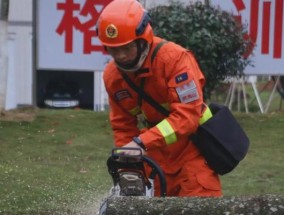 如何识别个人短板弱项并制定有效的改进措施？