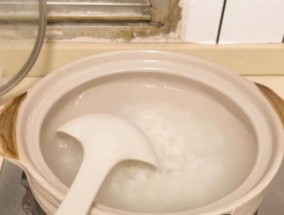 砂锅的正确开锅方法（享受美食的秘诀与窍门）