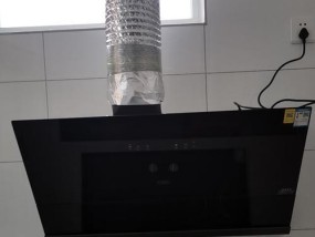 如何正确清洗万家乐油烟机表面（简单有效的方法让油烟机焕然一新）