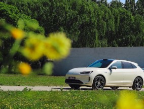高考后学车潮来临！智能 SUV 问界新 M5 Ultra 成年轻人购车优选