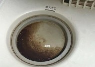 如何使用蒸汽清洗热水器水垢（简单高效的清洁方法）