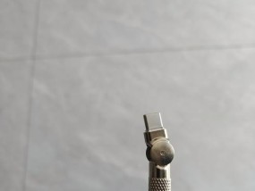 带灯充电器线充电时会怎么样？灯光指示有何作用？