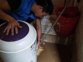 如何清洗热水器内的污垢（简单易行的清洗方法）