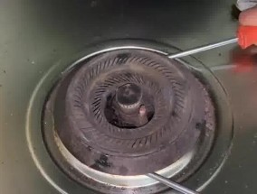 迅达燃气灶的清洗方法（彻底清洁迅达燃气灶）