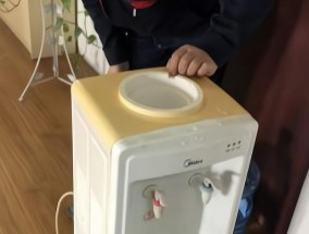 饮水机如何清洗？清洗时应注意哪些事项？