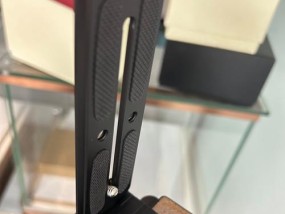 三脚架竖相机使用方法是什么？如何正确调整角度？