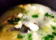 家常鲫鱼豆腐汤怎么做？步骤和技巧有哪些？