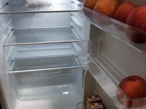 电冰箱门关不严的解决方法（排查这些方面）
