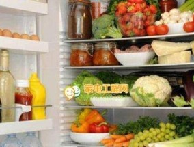 用卫生纸神奇去除冰箱异味（告别厨房的难闻气味）