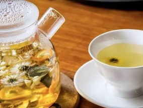 菊花泡茶的最佳搭配是什么？如何提升菊花茶的健康效果？