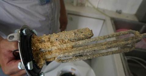 热水器阀门水垢清洗方法（解决热水器阀门水垢问题的实用技巧）  第1张