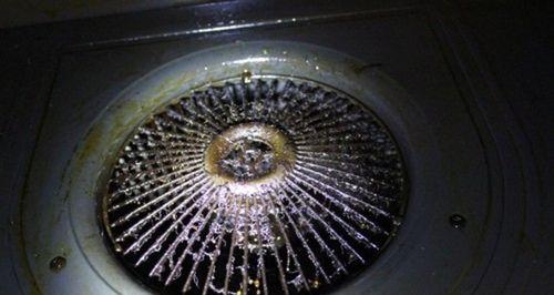 清洗油烟机灯线的步骤及注意事项（掌握正确清洗方法）  第1张