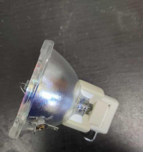 投影仪灯泡损坏了怎么修（投影仪灯泡维修方法和注意事项）  第3张