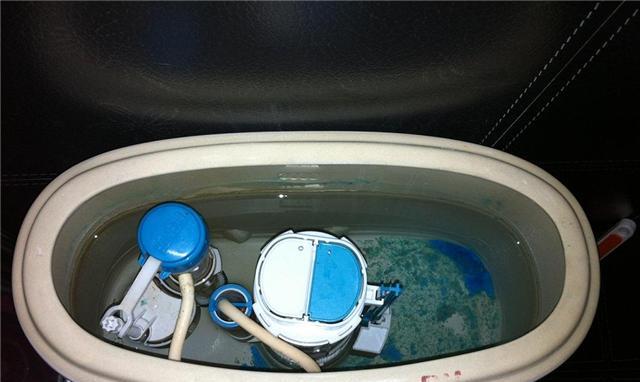 洗衣机不能抽水排水的解决方法（快速解决洗衣机无法抽水排水问题的实用技巧）  第1张