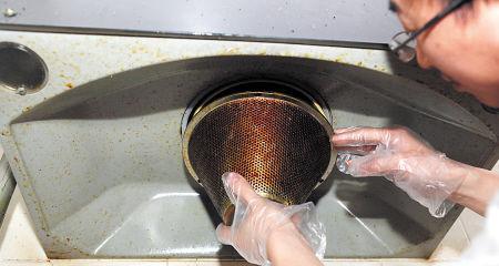 家庭炒菜油烟机清洗方法（保持厨房空气清新的关键）  第2张