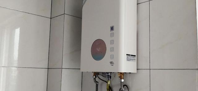 热水器导致家里停水，如何应对（快速解决家庭停水问题的方法与技巧）  第2张