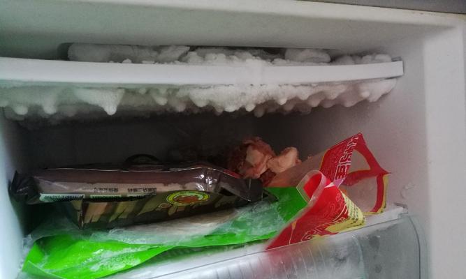 冰箱冷冻室结冰严重的处理方法（如何有效应对冰箱冷冻室严重结冰问题）  第2张