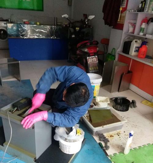揭秘饭店油烟机呛人原因的真相（为什么饭店油烟机会产生刺激性气味）  第2张