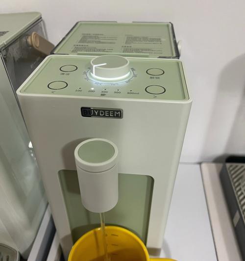 饮水机异味的原因和解决方法（如何消除饮水机异味）  第1张