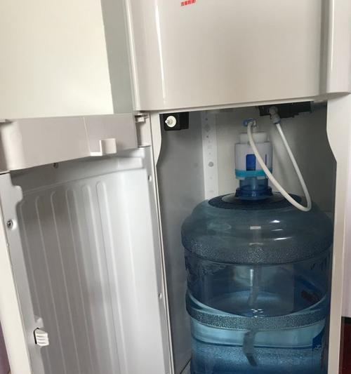 饮水机异味的原因和解决方法（如何消除饮水机异味）  第3张