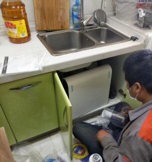 解决净水器管漏水问题的方法（如何应对净水器管道漏水及修复技巧）  第1张