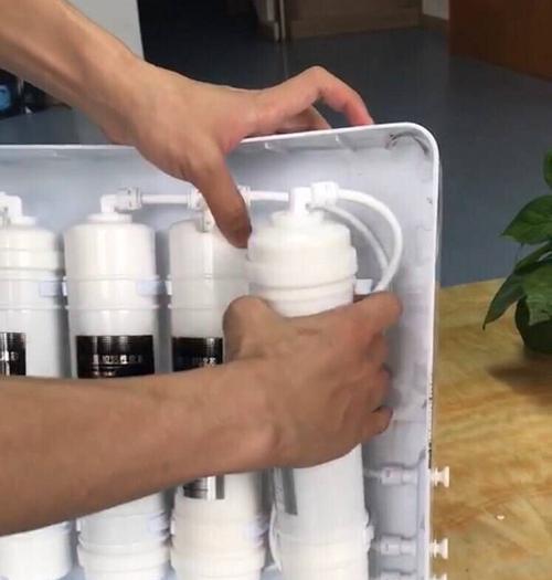 净水器滤芯更换顺序图解？如何正确安装滤芯？  第3张