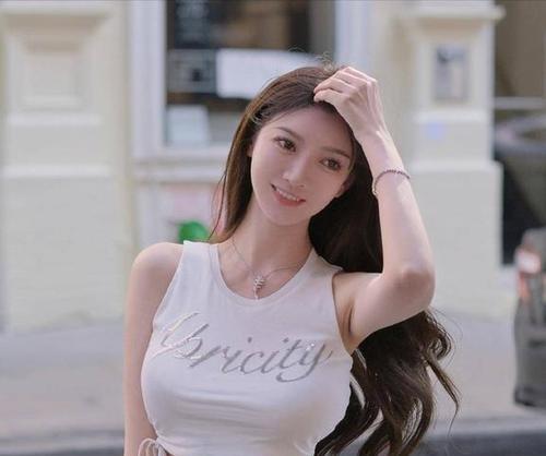 郭美美的发家史有哪些不为人知的秘密？她的上位之路是否充满争议？  第3张