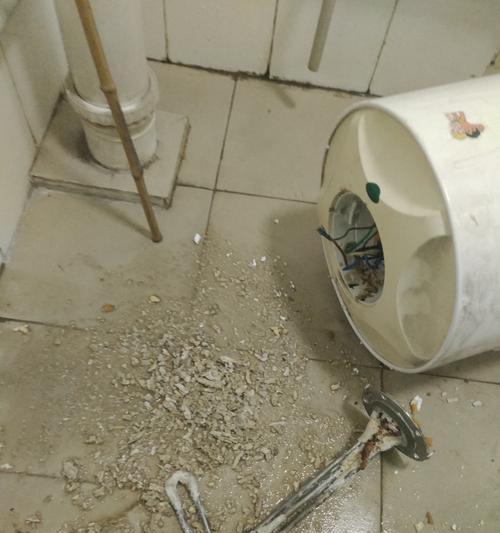 热水器底部罩子拆卸方法是什么？  第1张
