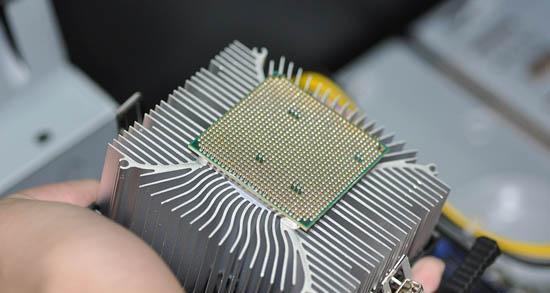 电脑进气散热器怎么拆？拆卸散热器需要注意什么？  第1张