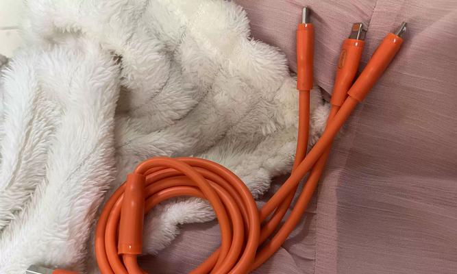 车载三合一充电器线的正确使用方法是什么？使用中应注意什么？  第1张